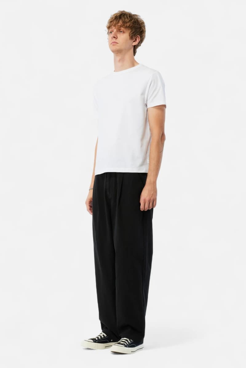 Chino Pants Black on model
